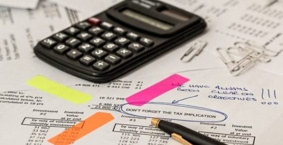 Helping companies get out from under an avalanche of spreadsheets Helping companies get out from under an avalanche of spreadsheets