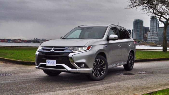 Mitsubishi Outlander PHEV kicks hybrid technology up a notch Mitsubishi Outlander PHEV kicks hybrid technology up a notch