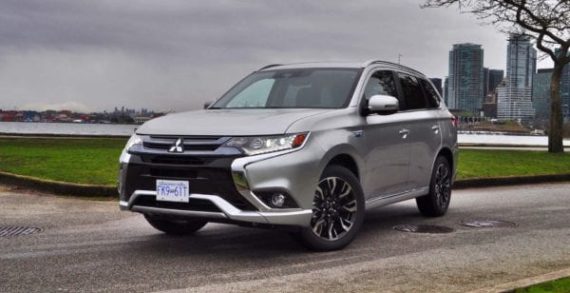 Mitsubishi Outlander PHEV kicks hybrid technology up a notch Mitsubishi Outlander PHEV kicks hybrid technology up a notch