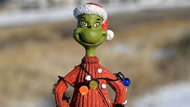 grinch Charitable giving as a share of income plunges in Canada