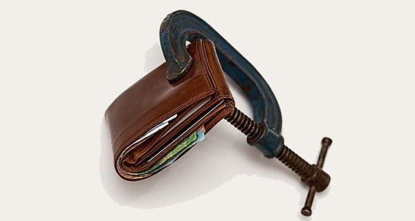 Canadians falling deeper into debt Canadians falling deeper into debt