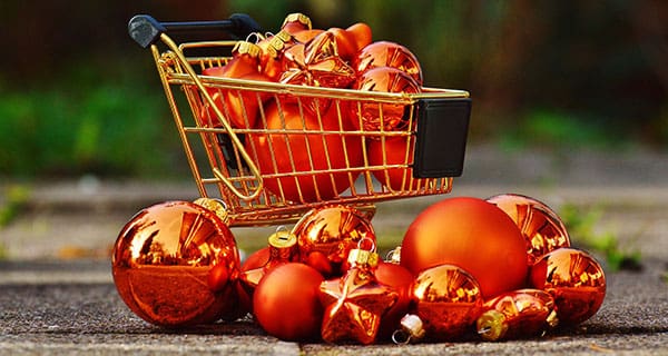 Canadians expect to spend more this Christmas shopping season Canadians expect to spend more this Christmas shopping season