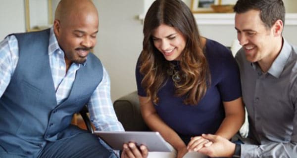 RE/MAX partners with online real estate brokerage Redfin RE/MAX partners with online real estate brokerage Redfin