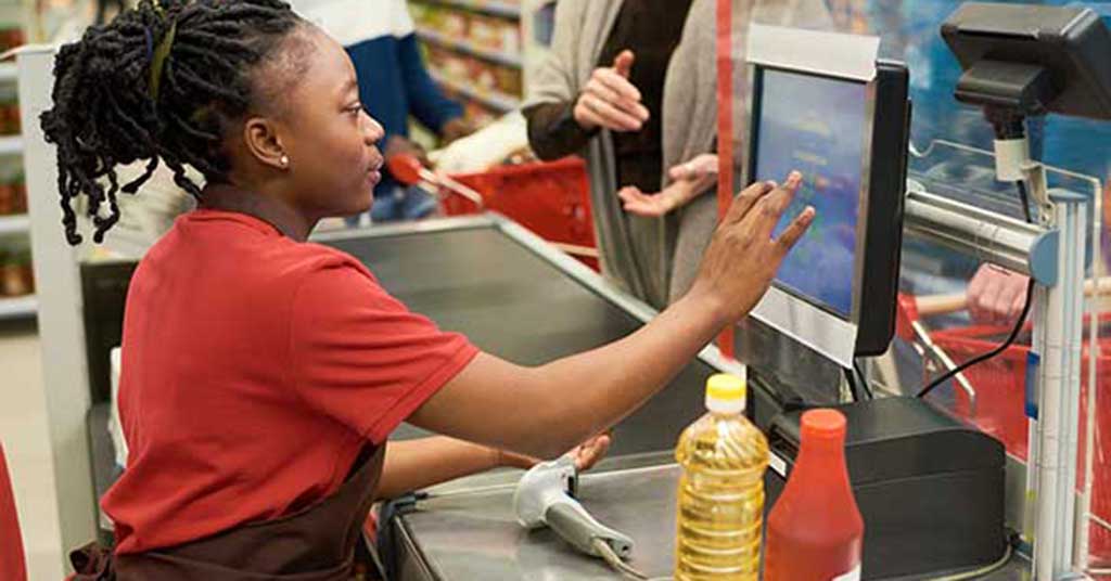 While oil prices fall, food prices remain high. Discover how market volatility and the federal carbon price lock in costs for the entire food supply chain